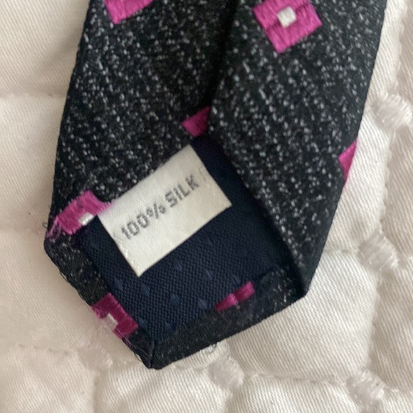 Two Beautiful 100% Silk Ties Egara and Signore!! in very good preowned condition - Picture 4 of 6